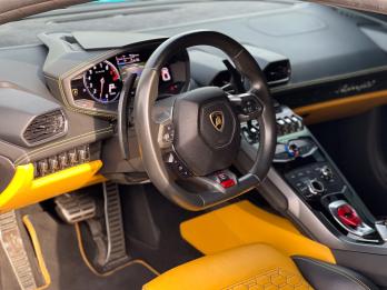 LAMBORGHINI HURACAN